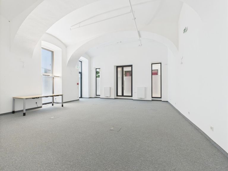 CAM04191G0-PR0048-STILL007