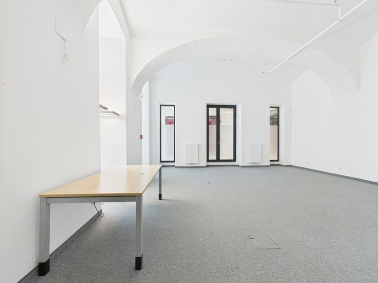 CAM04191G0-PR0048-STILL004