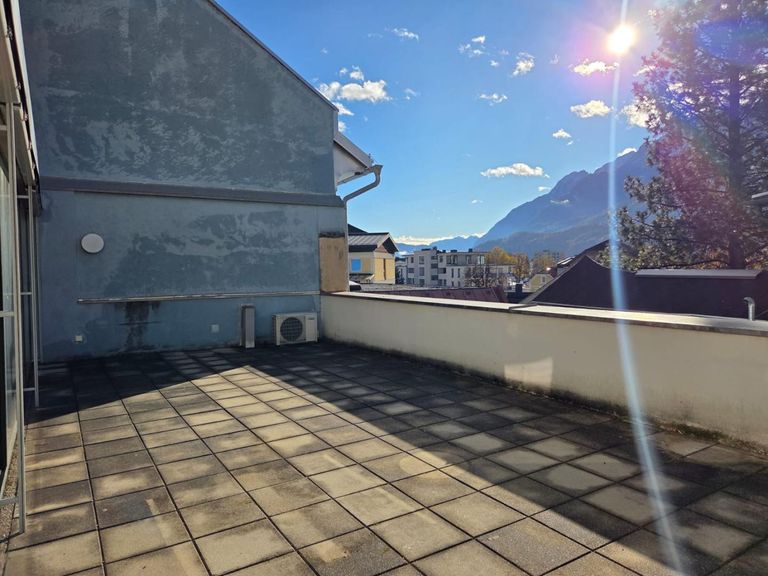 großzügige Panoramaterrasse