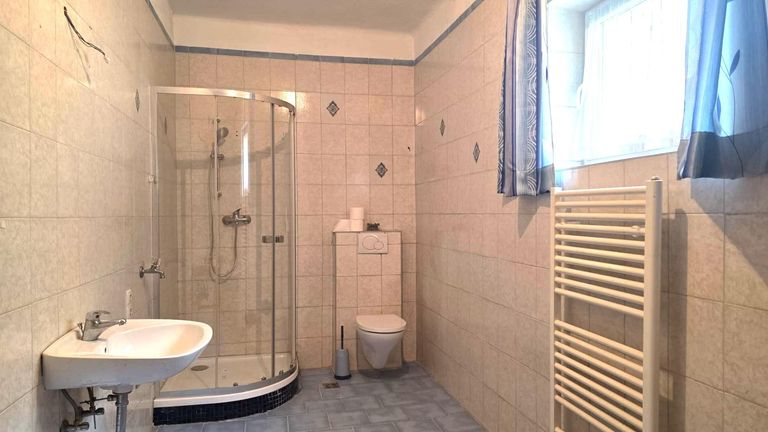 Badezimmer EG