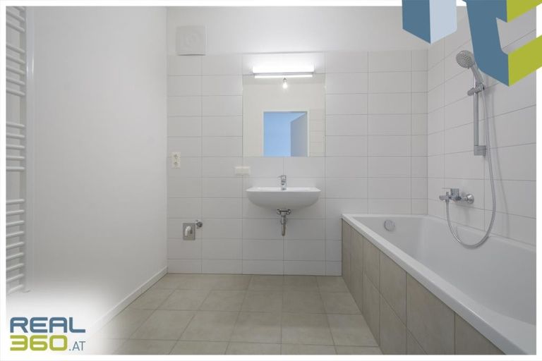 Badezimmer mit Badewanne