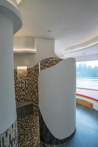 Dusche im Wellnessbereich
