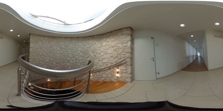 Stiegenaufgang Entre