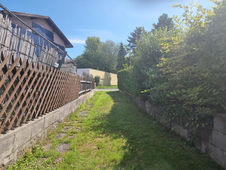 EFH 2104 11 Hintere Einfahrt