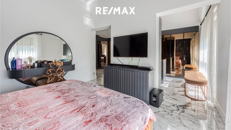 Schlafzimmer 1 mit Ankleidezimmer