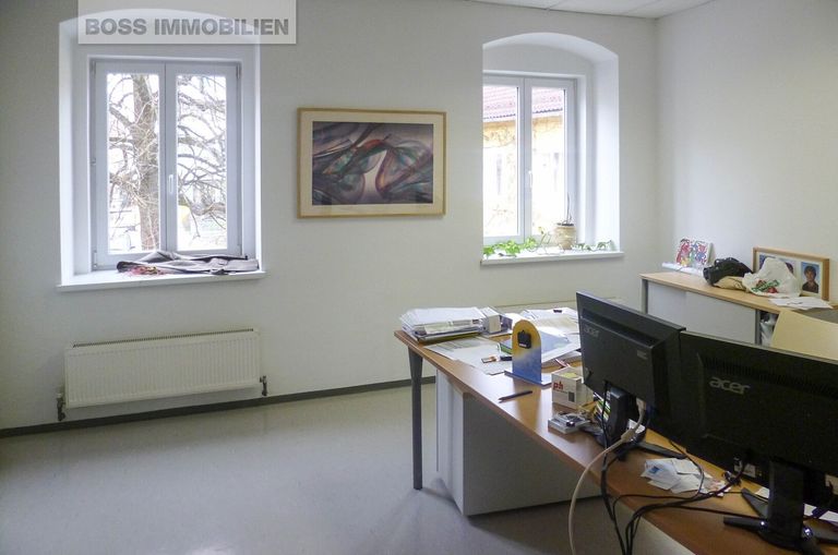 12 Büro