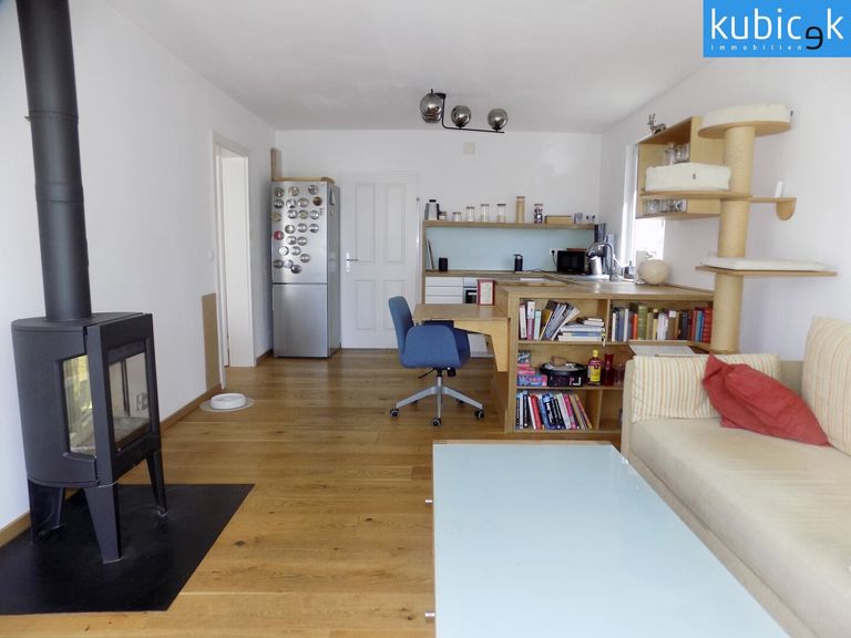 Wohnküche mit Kamin