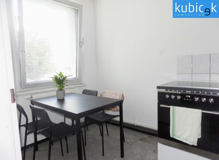 Küche mit Sitzmöglichkeit