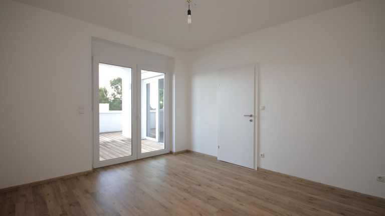 Zimmer mit Ausgang zur Terrasse