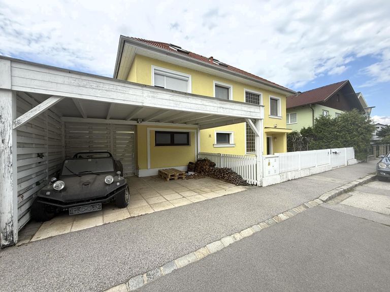 Doppelter Autoabstellplatz