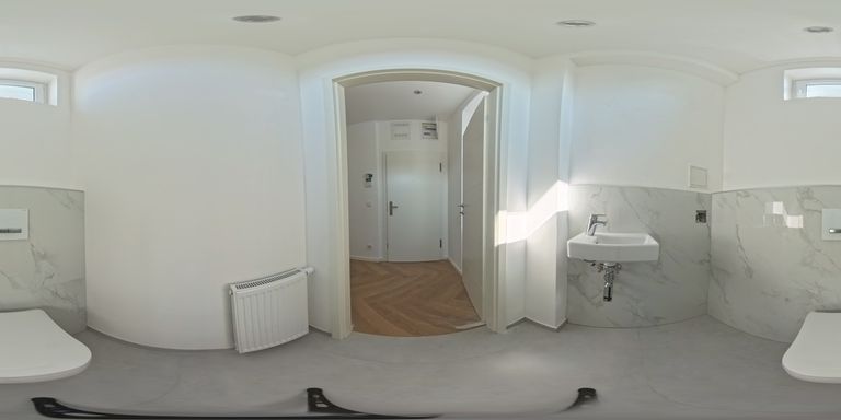 Toilette mit Handwaschbecken