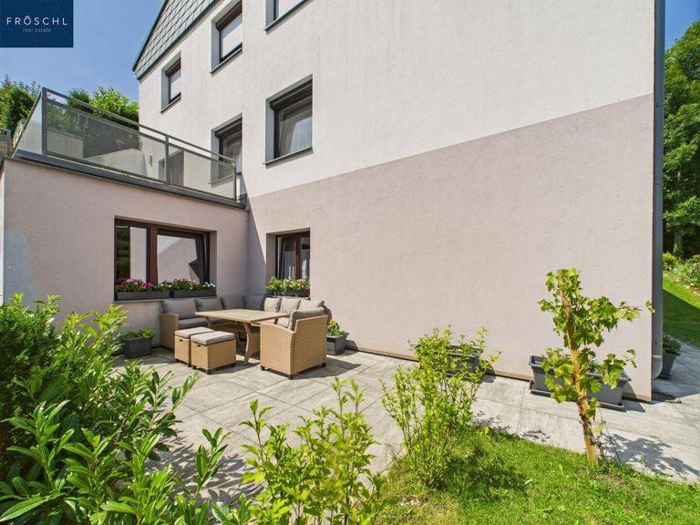 Terrasse mit Essbereich