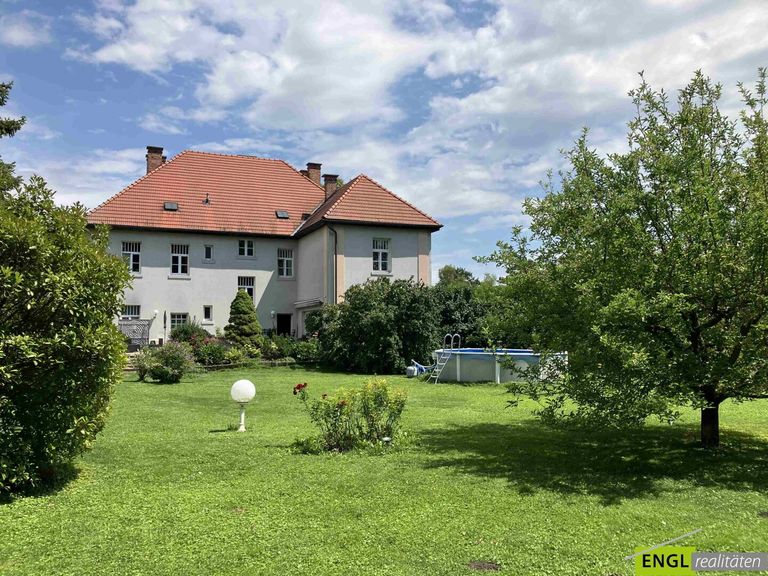 Villa mit Garten