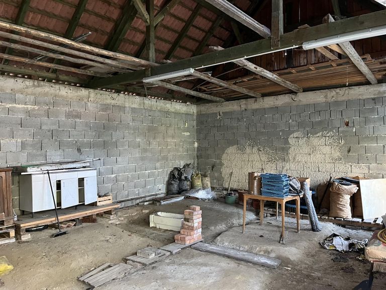 Nebenfläche ca. 60 m²