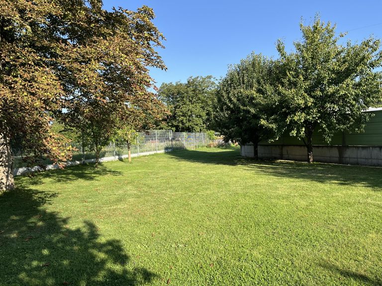 Garten mit zusätzl. Einfahrt