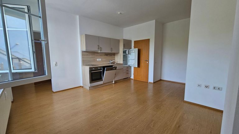 20250820_094923_resized