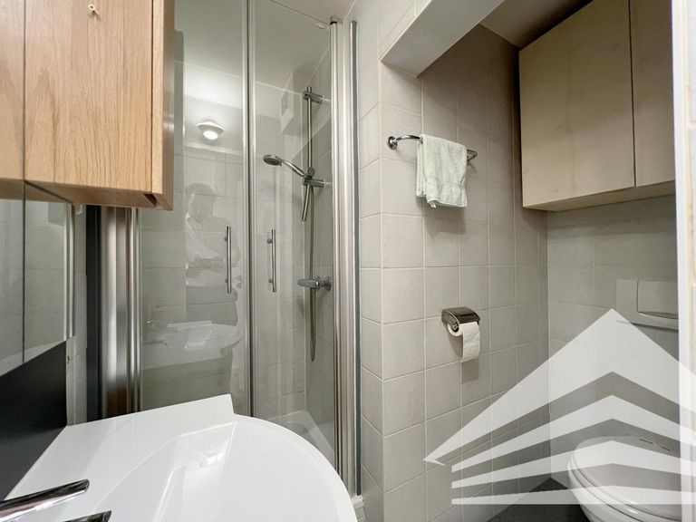 Badezimmer inkl. Dusche und WC