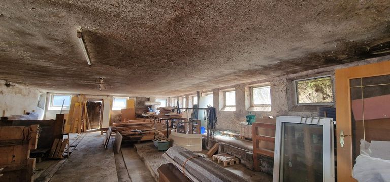 Stallungen oder Lagerräume