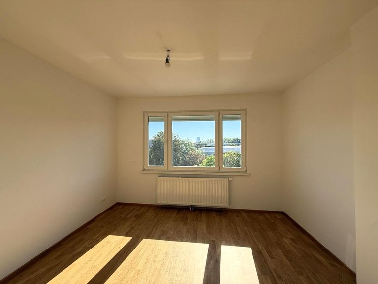 Schlafzimmer 2 von 2