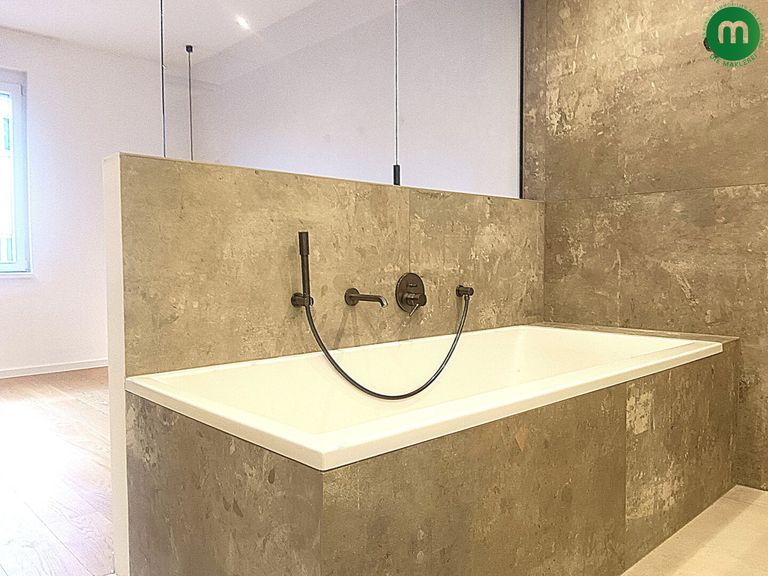 Badewanne im Master-Bad
