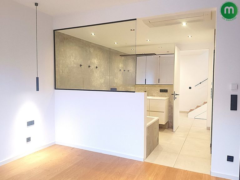 Master-Bedroom mit En-Suite-Bad