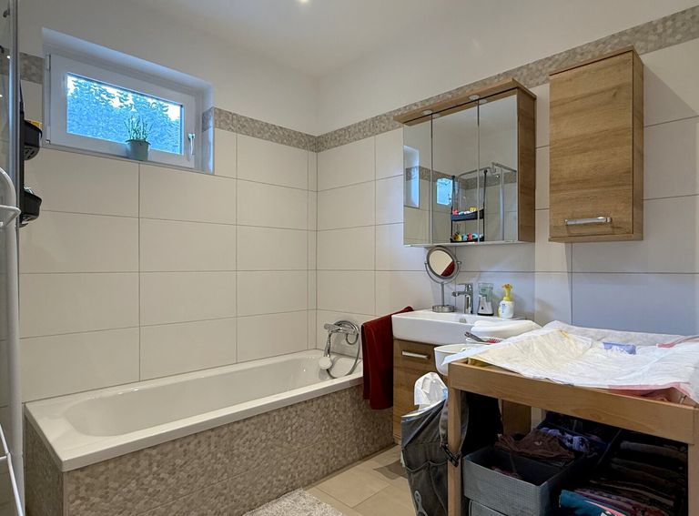 Erdgeschoss - Badezimmer