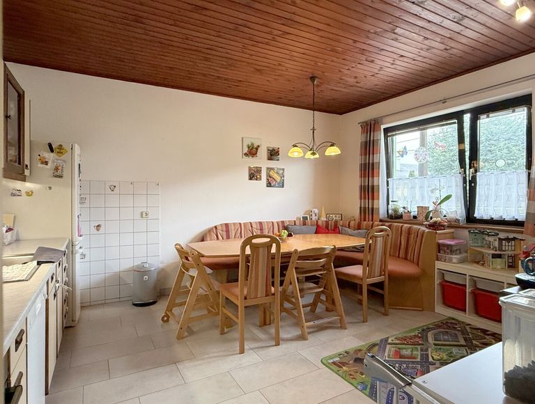 Erdgeschoss - Küche mit Essbereich