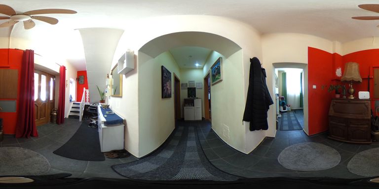 Eingangsbereich 360