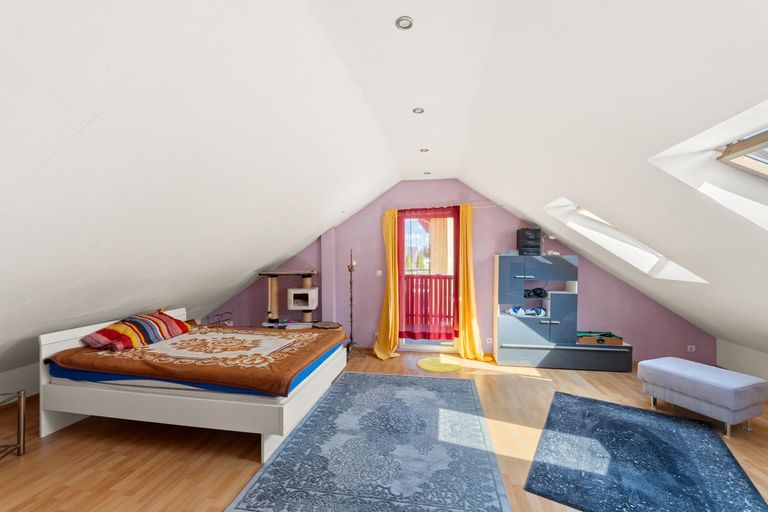 Schlafzimmer DG Flügel (1)