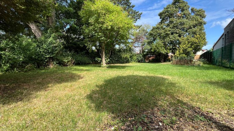 -20000434_1003896024_16040788