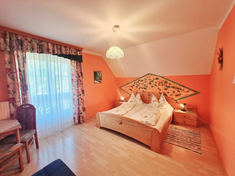 Gästezimmer mit Bad ´en suite´ und Balkon