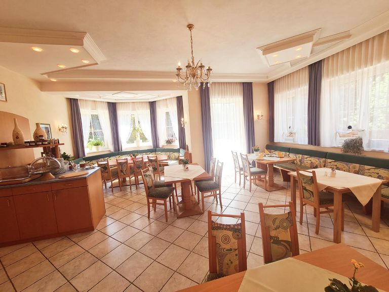 Frühstücks- & Aufenthaltsraum