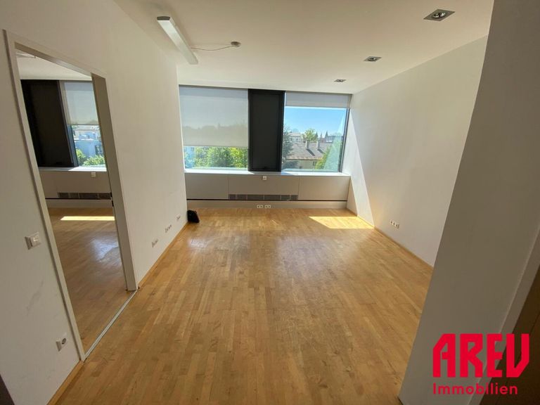 WhatsApp_Image_2025-05-05_at_11_30_09