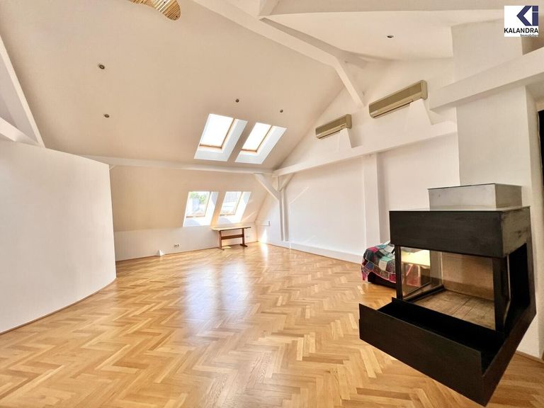 Studio im Dachgeschoß