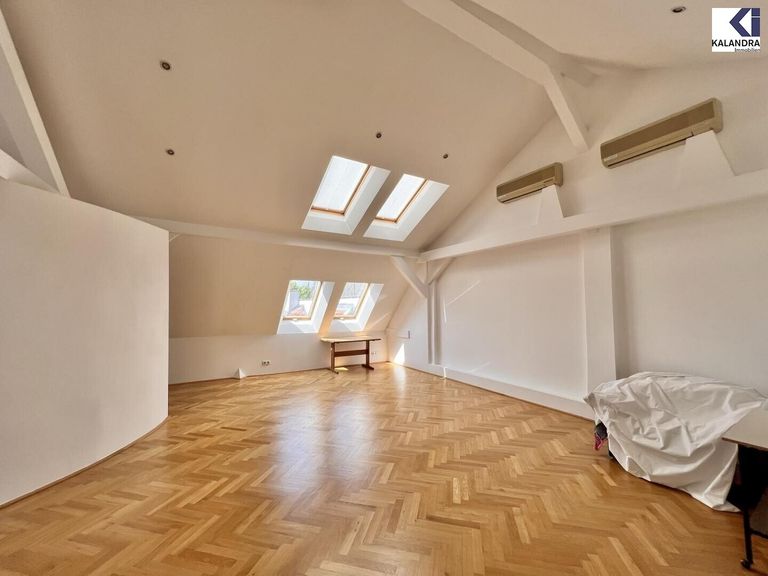 Studio im Dachgeschoß