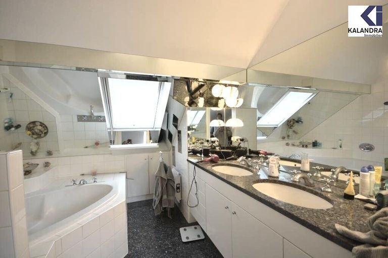 Badezimmer (Dachgeschoß)