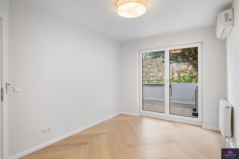 Schlafzimmer mit Balkon Obergeschoss