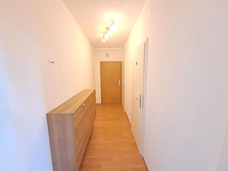 Vorraum/Garderobe