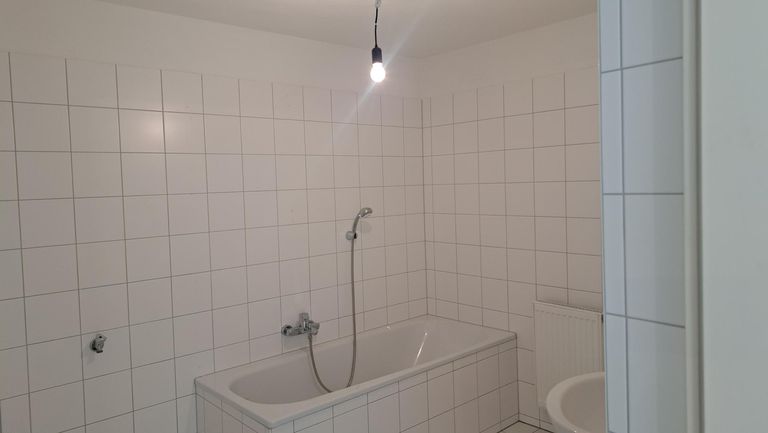 Badezimmer mit Badewanne