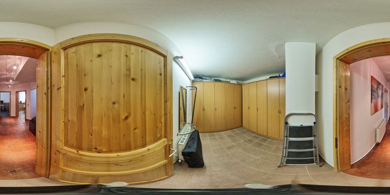 Lagerraum_unten_360