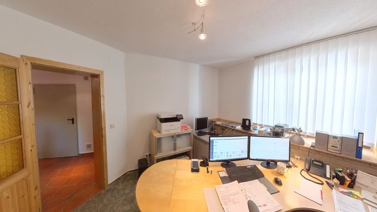 Büro1_360