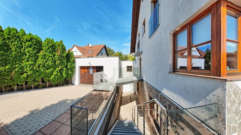 Eingangsbereich_Stiegenabgang