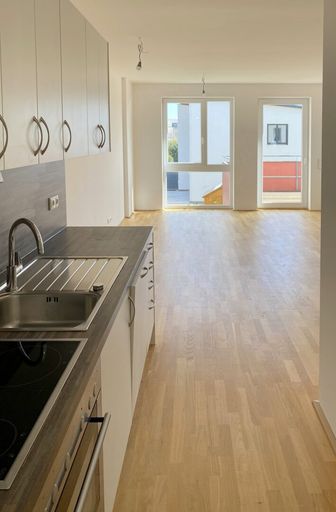 Küche und Wohnzimmer