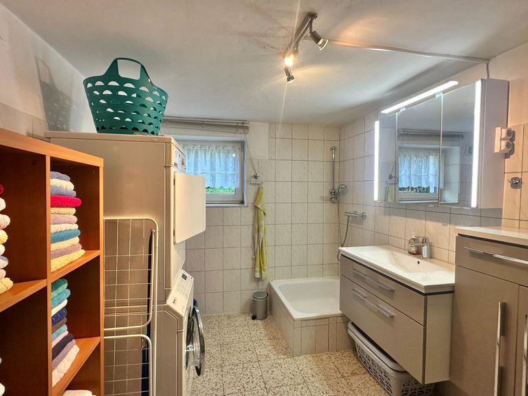 KG Waschküche mit Dusche