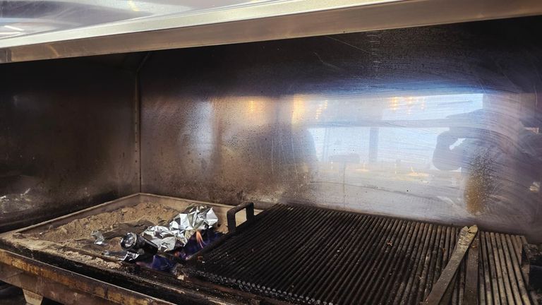 Holzkohlegrill
