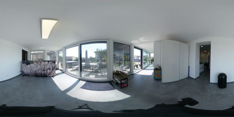 Wintergarten mit Zugang zur Küche