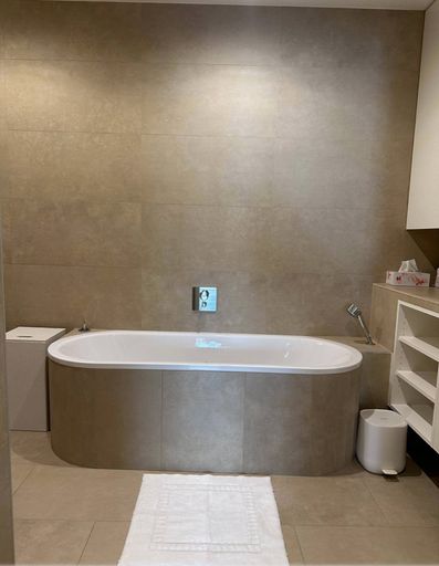 Badezimmer (bathroom)