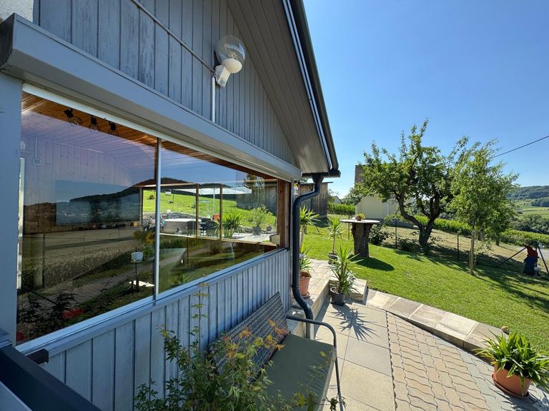 Balkon mit Blick zum Wintergarten