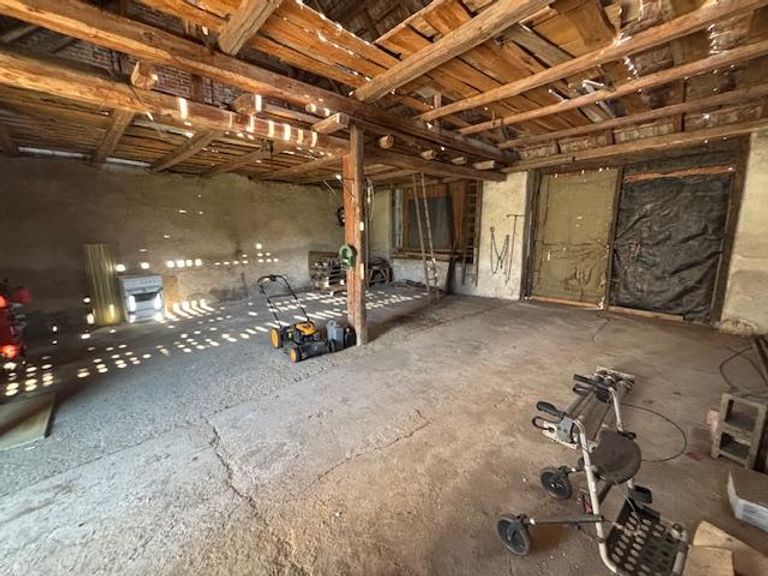 Befestigter Bereich Scheune