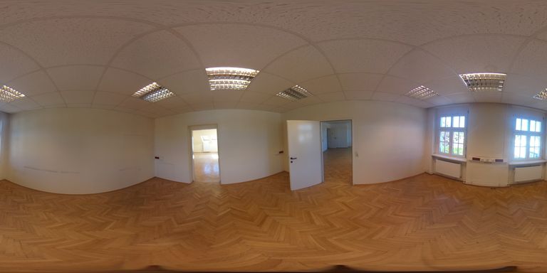 Büro 1 Richtung Parkplatz